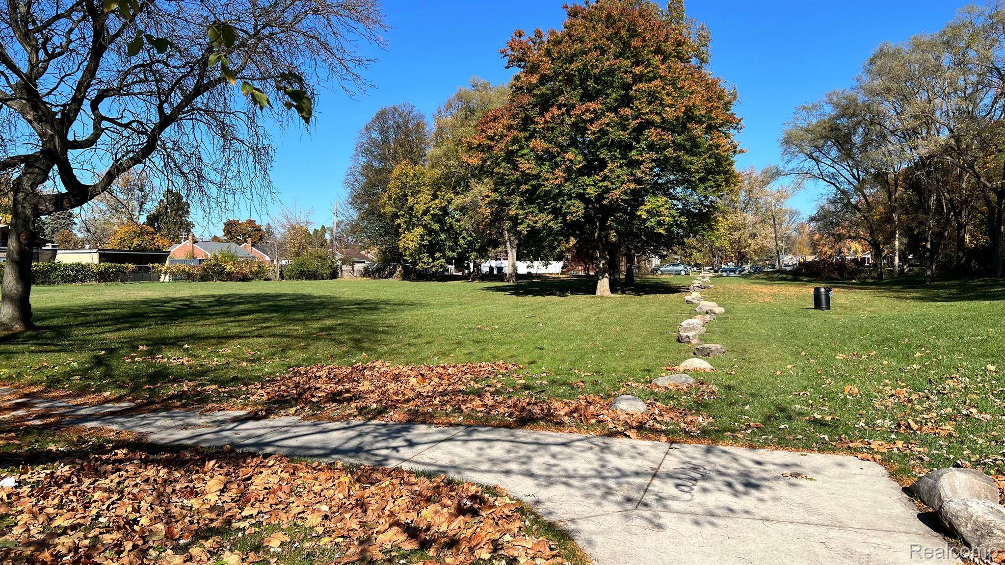 Detroit, MI 48219,19229 APPLETON ST