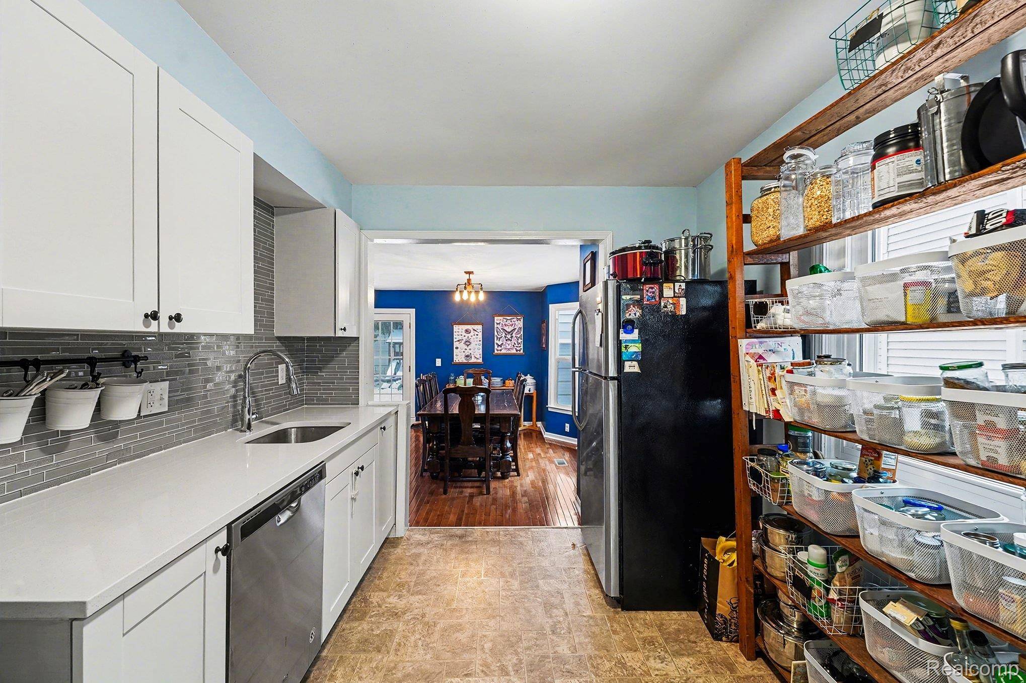 Dearborn, MI 48124,3513 Raymond AVE