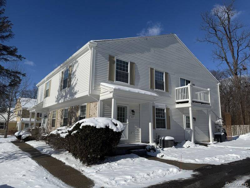 Walled Lake, MI 48390,1437 Mariner DR