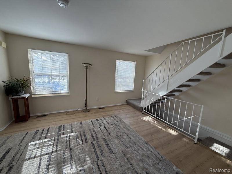 Walled Lake, MI 48390,1437 Mariner DR