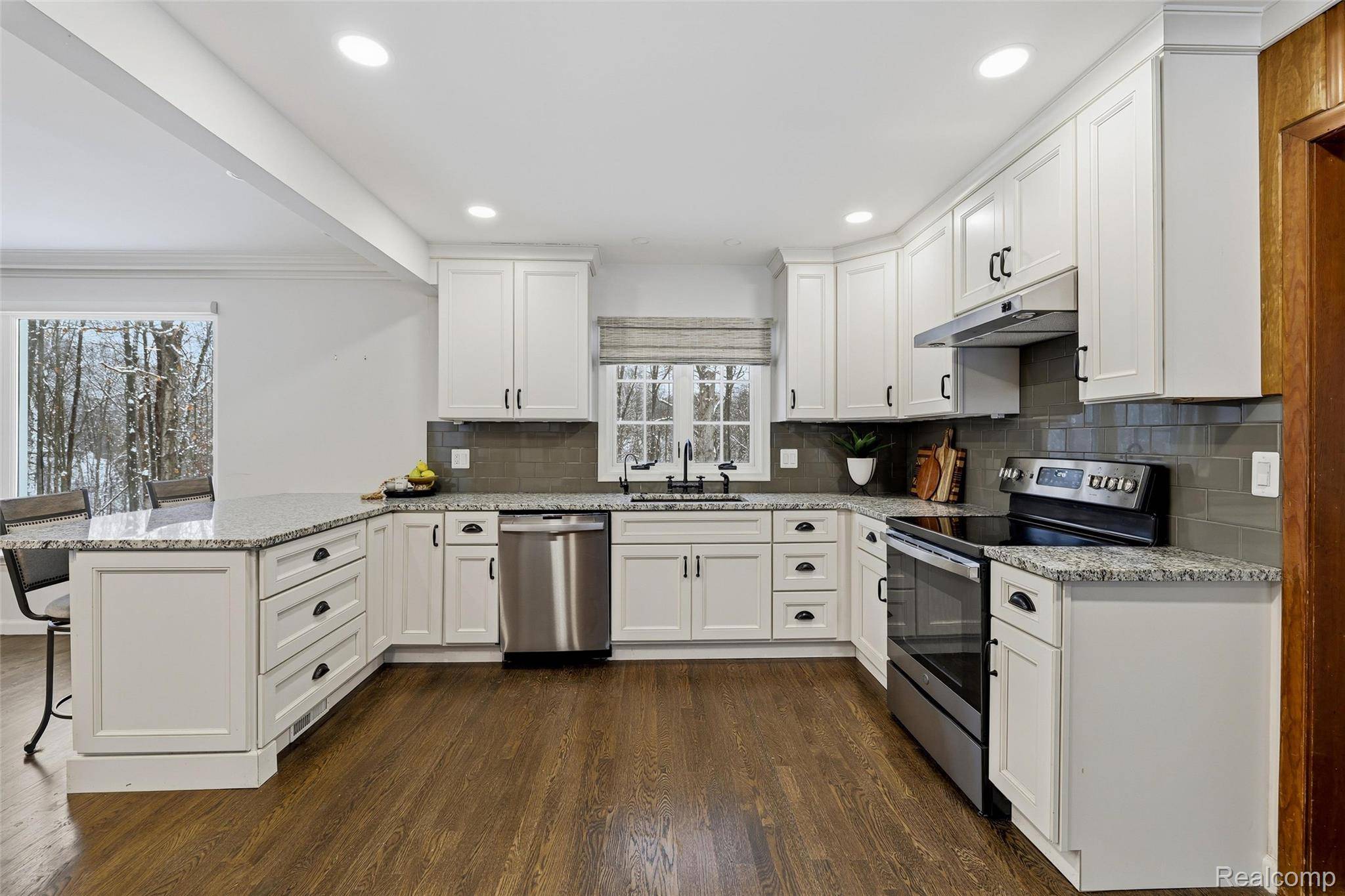 Franklin, MI 48025,24924 Riverwood DR