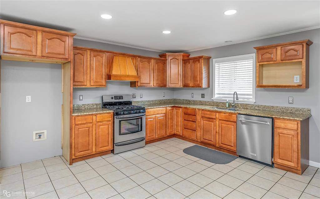 Shreveport, LA 71105,754 E Kings Highway