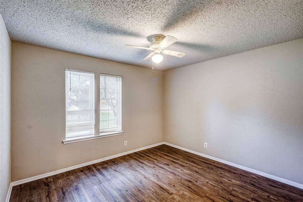 Benbrook, TX 76126,105 LAKEWAY Drive