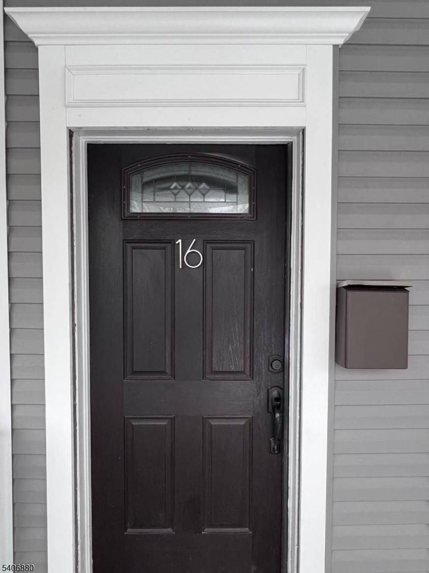 Elizabeth City, NJ 07208,16 Sayre St