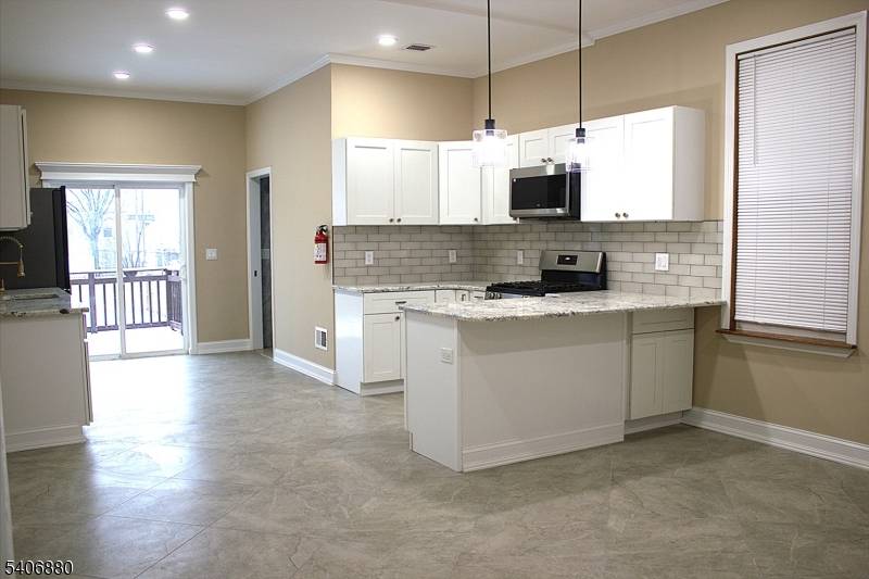 Elizabeth City, NJ 07208,16 Sayre St