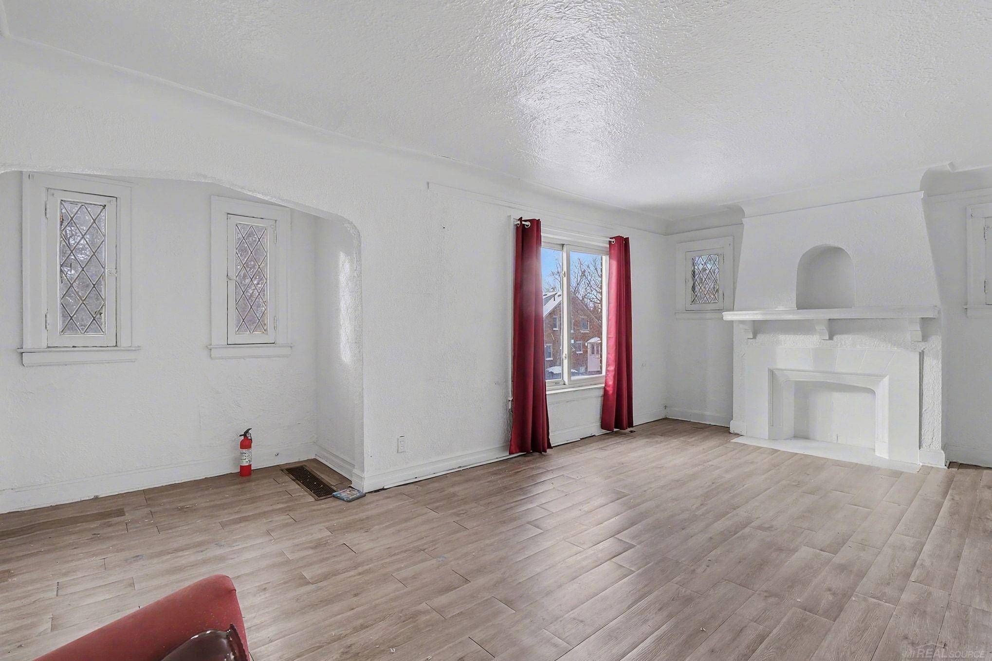 Detroit, MI 48204,10336 W Point ST