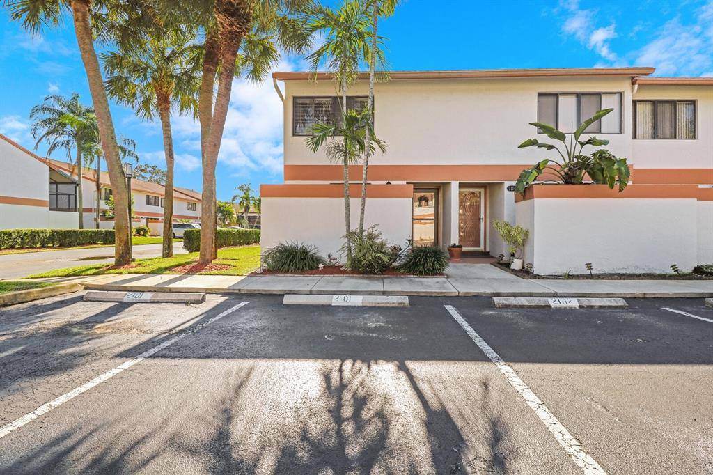 Davie, FL 33314,7110 SW 42nd Ct #7110