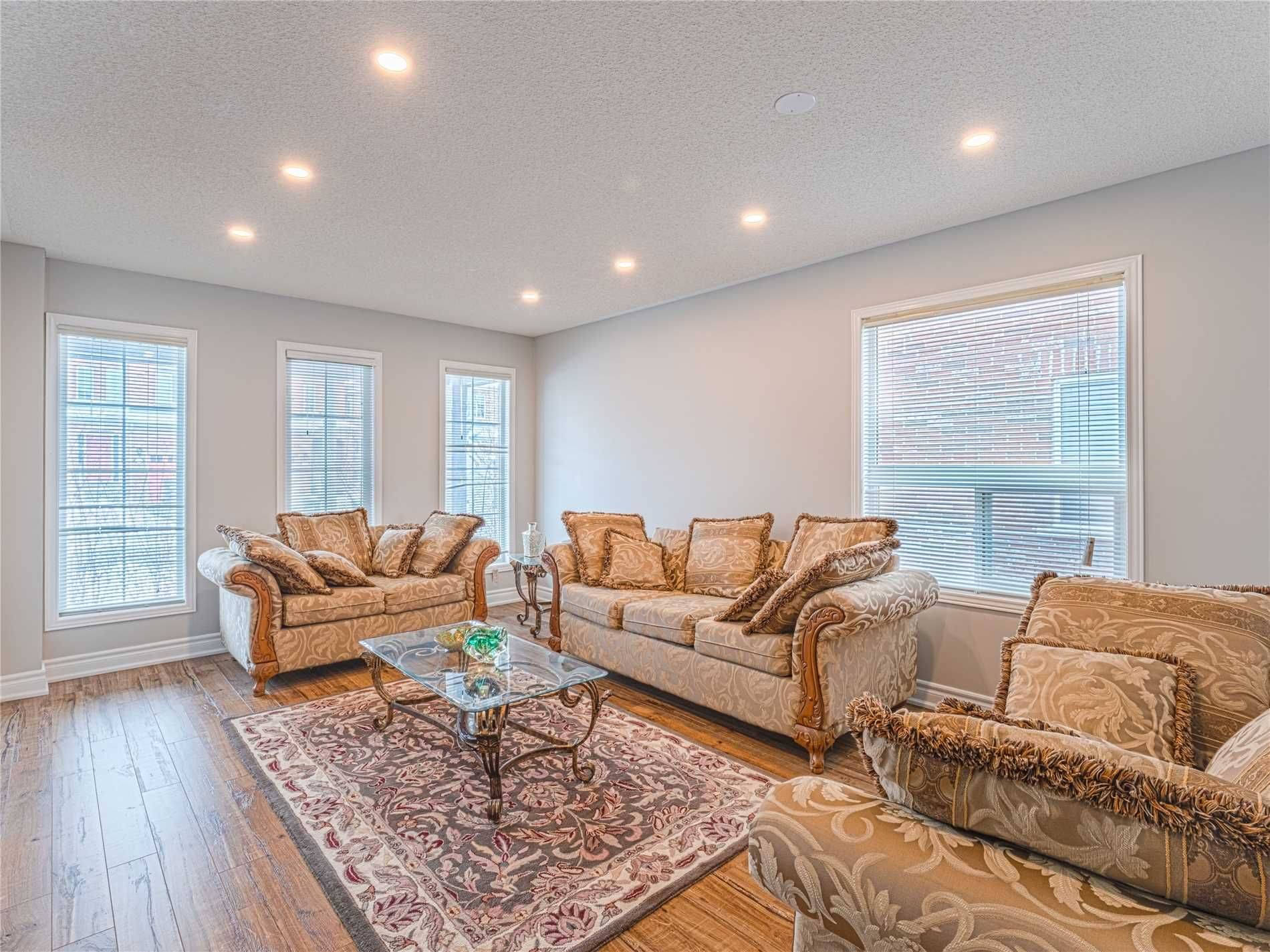 Mississauga, ON L5M 6S8,3235 EQUESTRIAN CRES