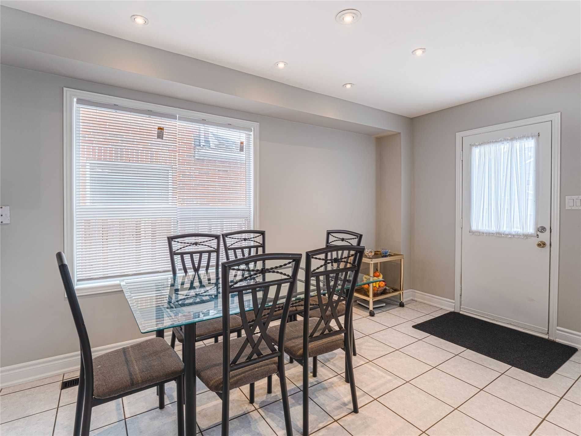 Mississauga, ON L5M 6S8,3235 EQUESTRIAN CRES