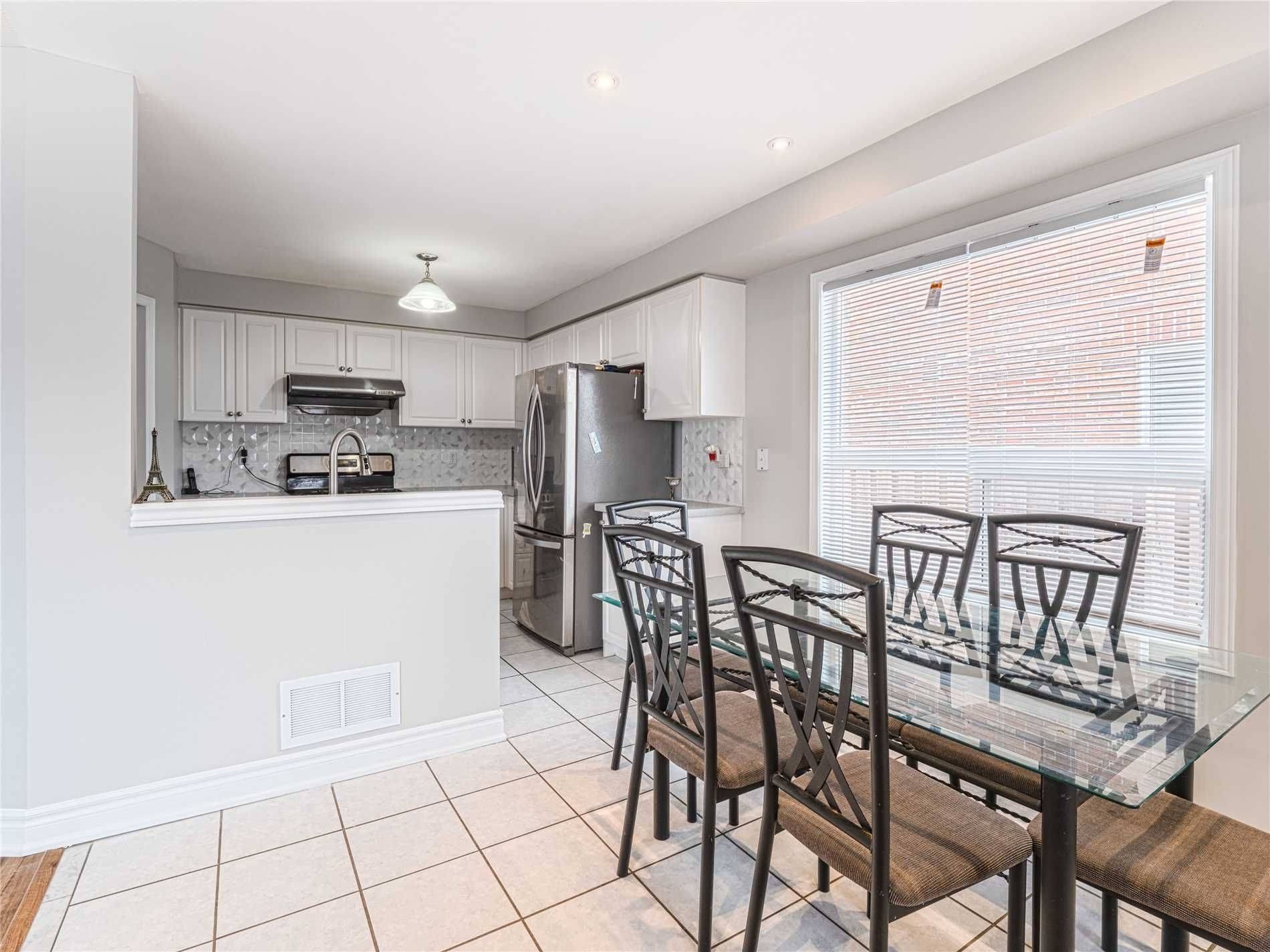 Mississauga, ON L5M 6S8,3235 EQUESTRIAN CRES