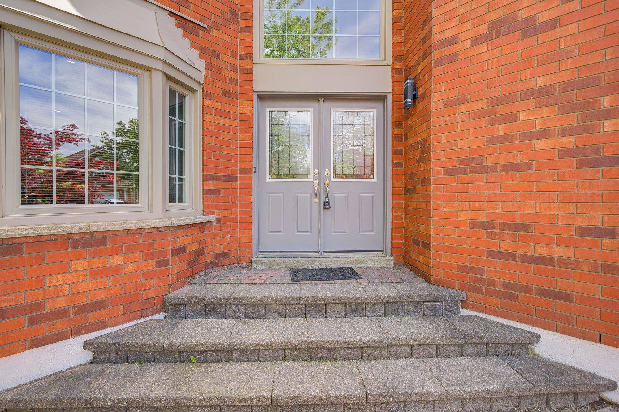 Mississauga, ON L5V 1G9,4781 Crystal Rose DR