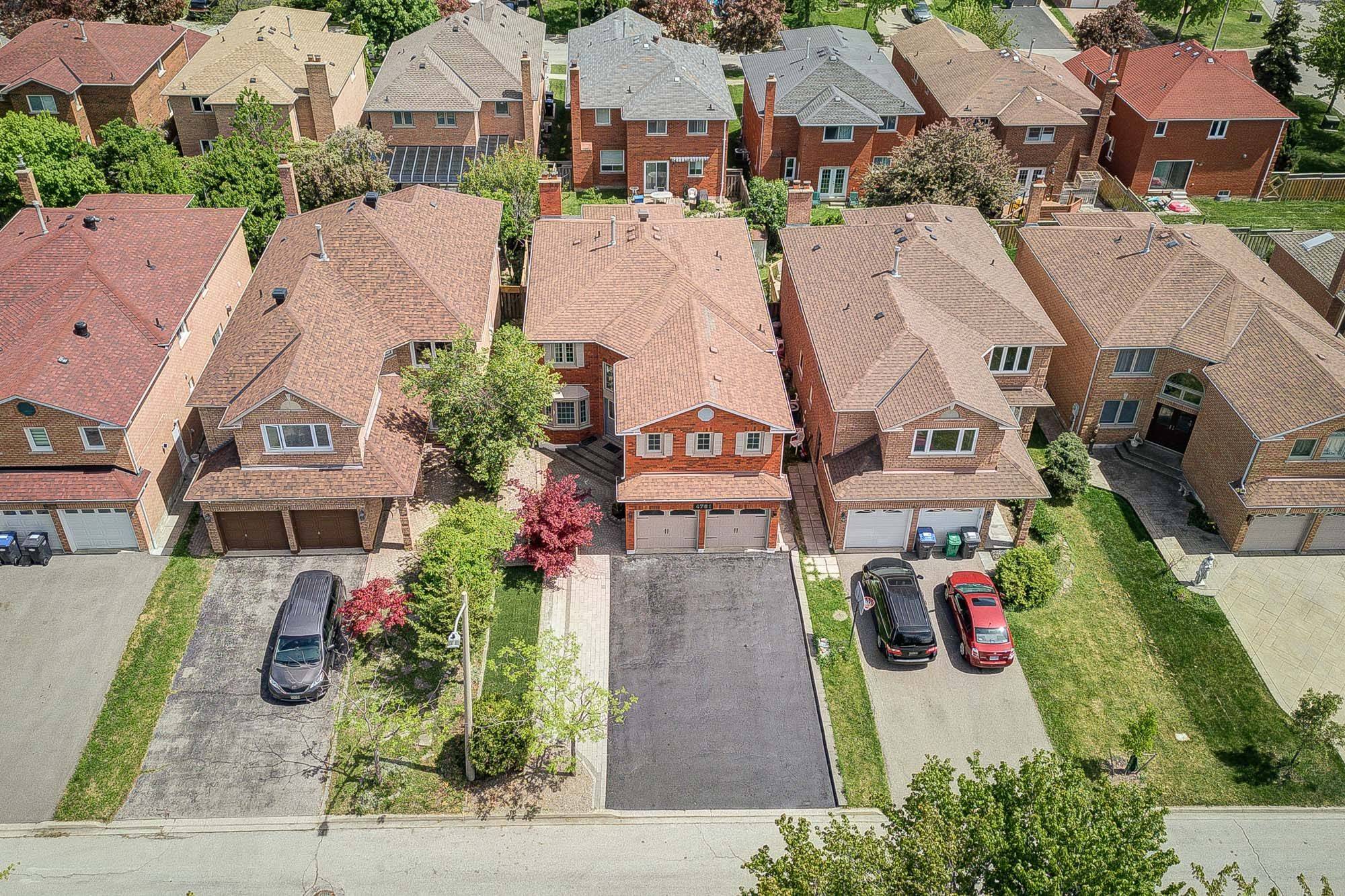 Mississauga, ON L5V 1G9,4781 Crystal Rose DR