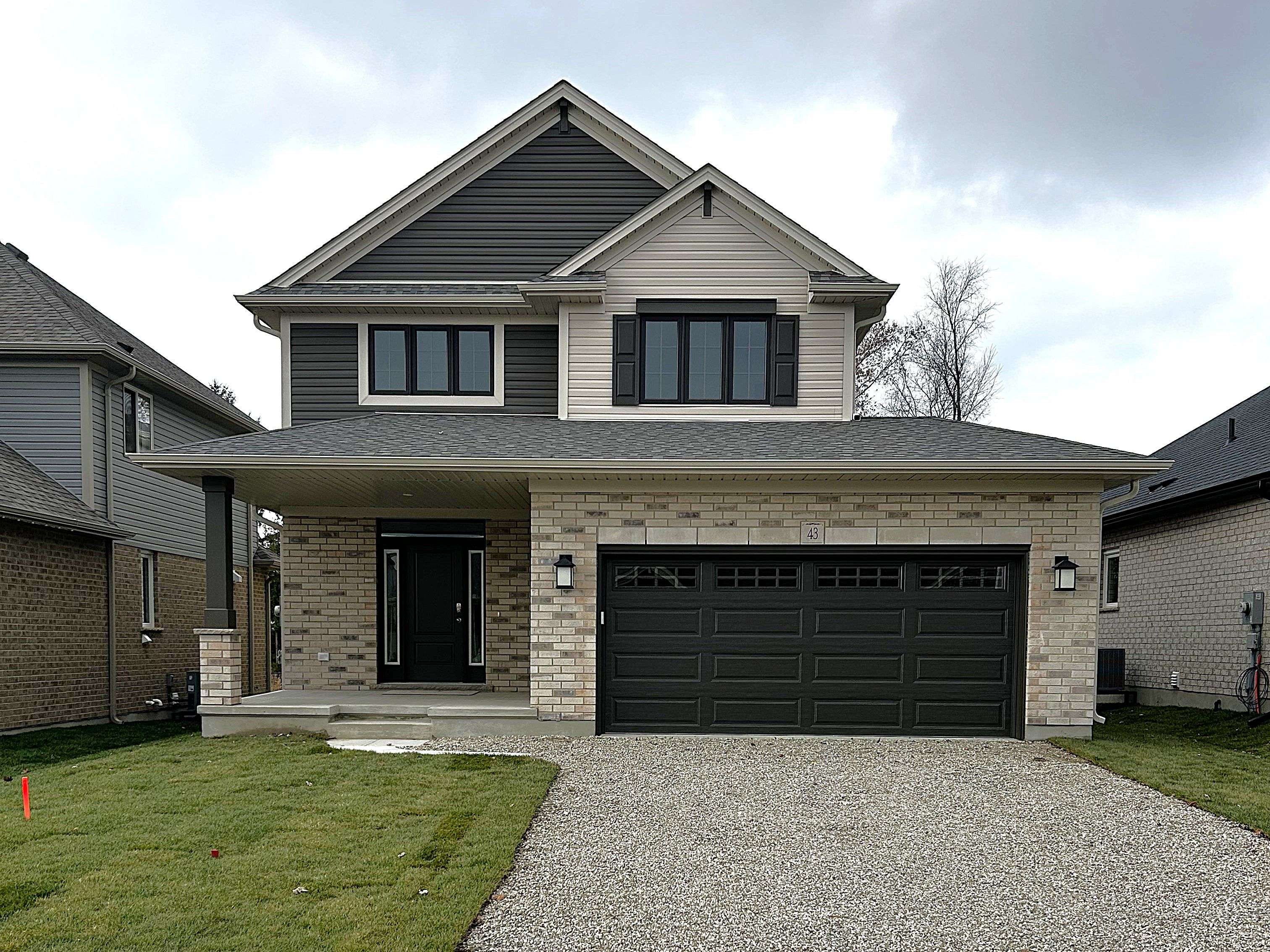 Tillsonburg, ON N4G 0K8,43 Lark ST