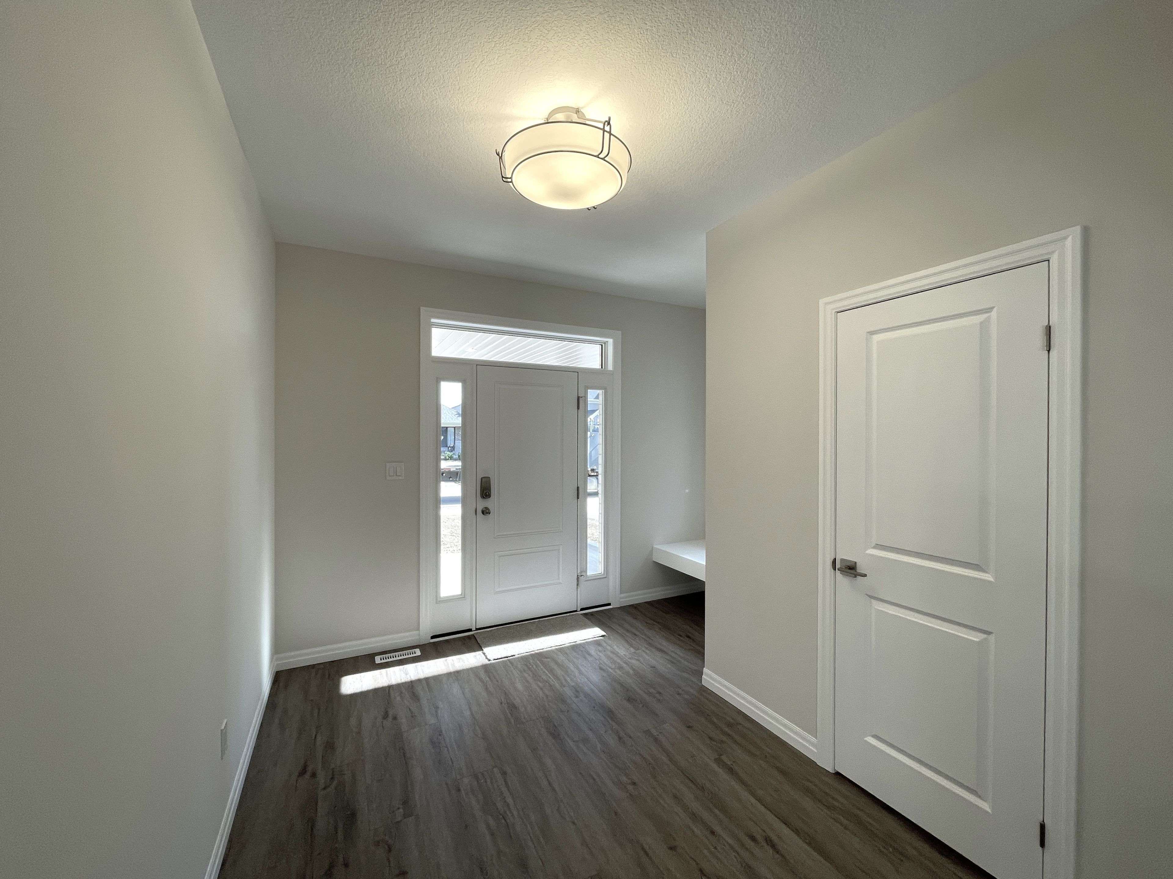 Tillsonburg, ON N4G 0K8,43 Lark ST