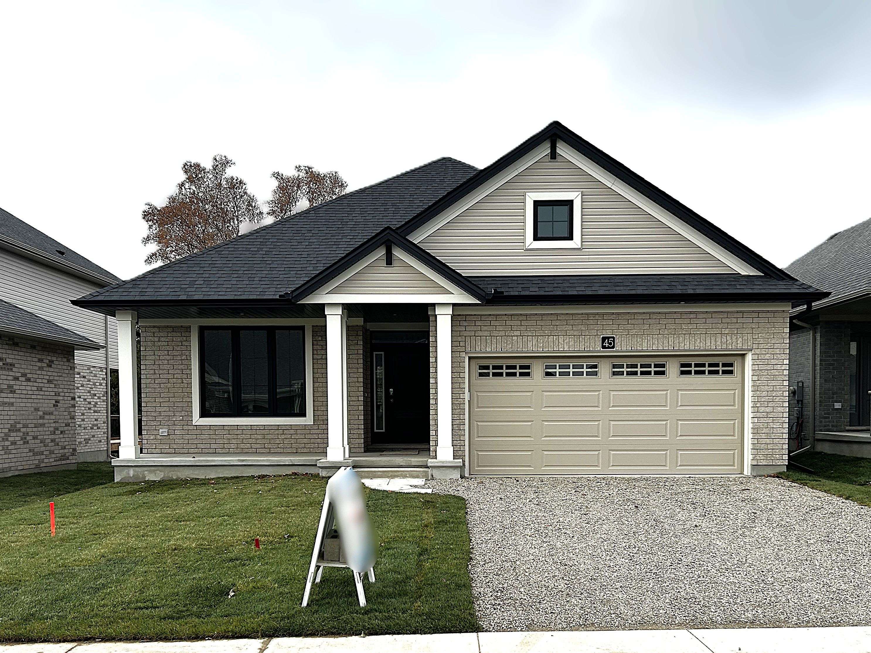 Tillsonburg, ON N4G 0K8,45 Lark ST