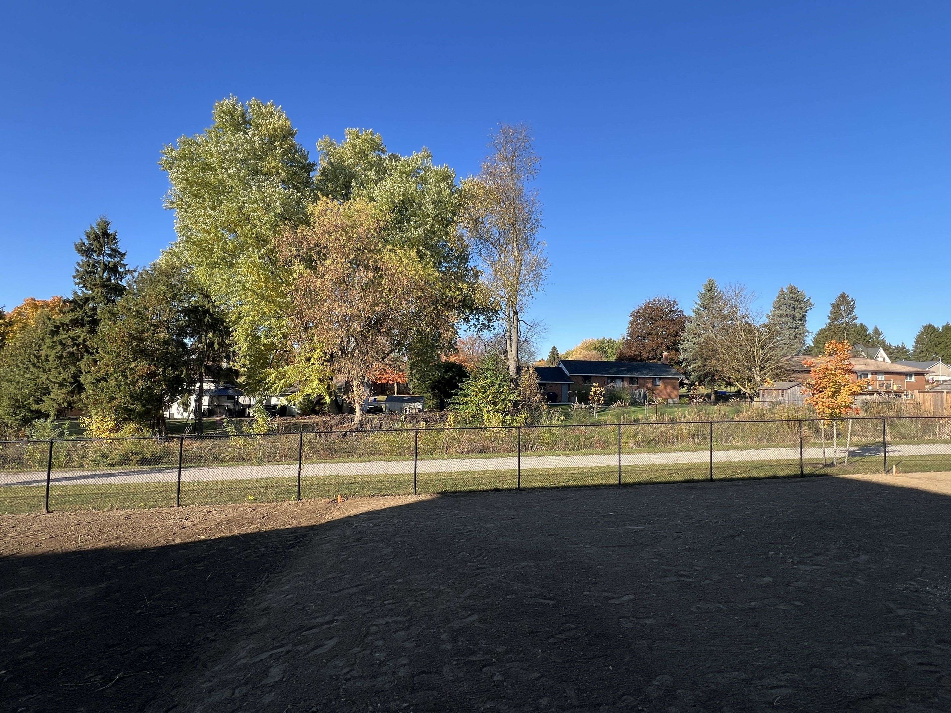 Tillsonburg, ON N4G 0K8,45 Lark ST