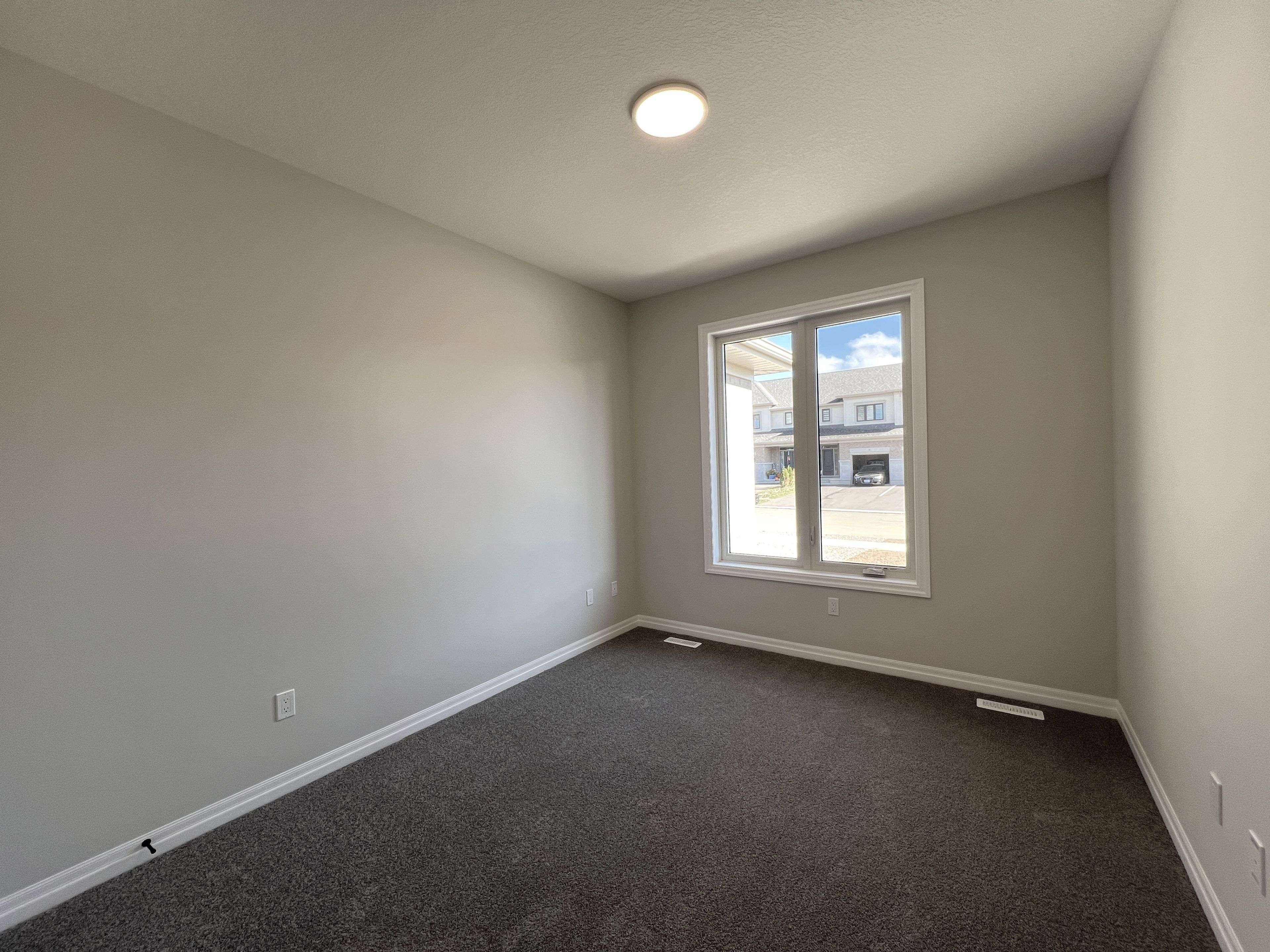 Tillsonburg, ON N4G 0K8,47 Lark ST