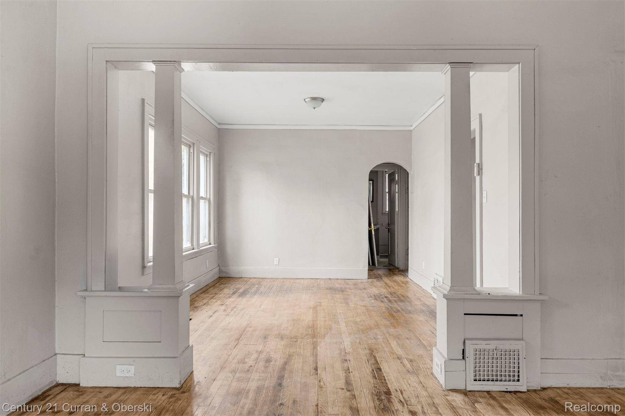 Ecorse, MI 48229,32 W Woodward ST