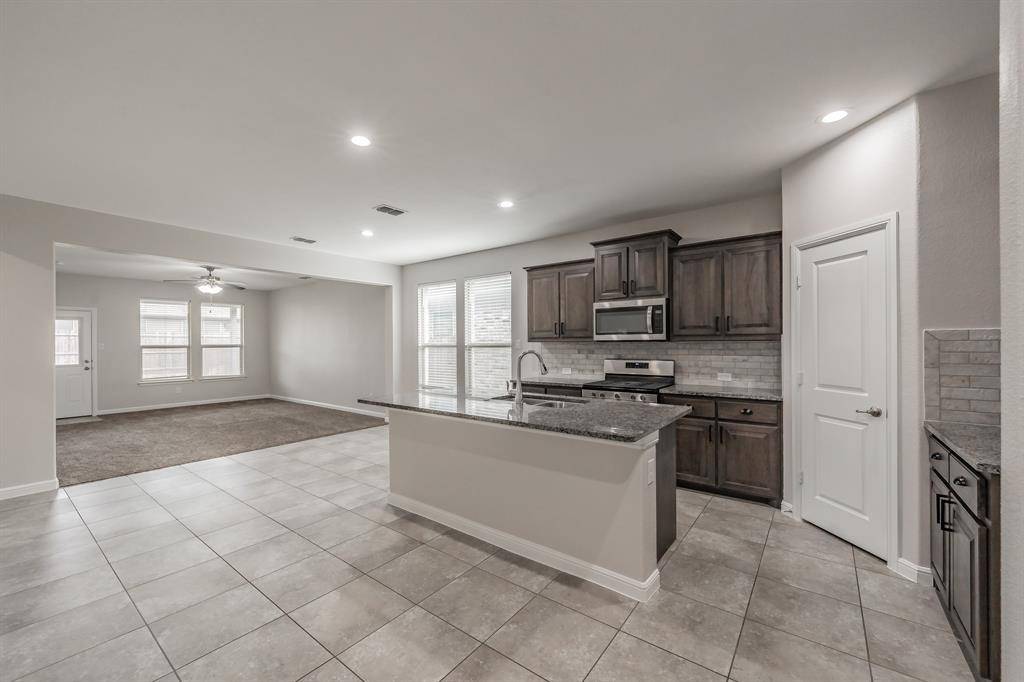 Fort Worth, TX 76247,913 Stamford Way