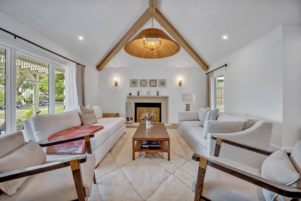 Dallas, TX 75214,6625 Bob O Link Drive