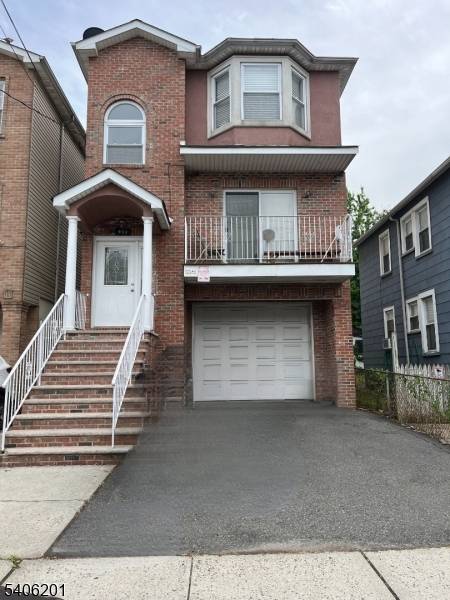 Elizabeth City, NJ 07201,952 Flora St