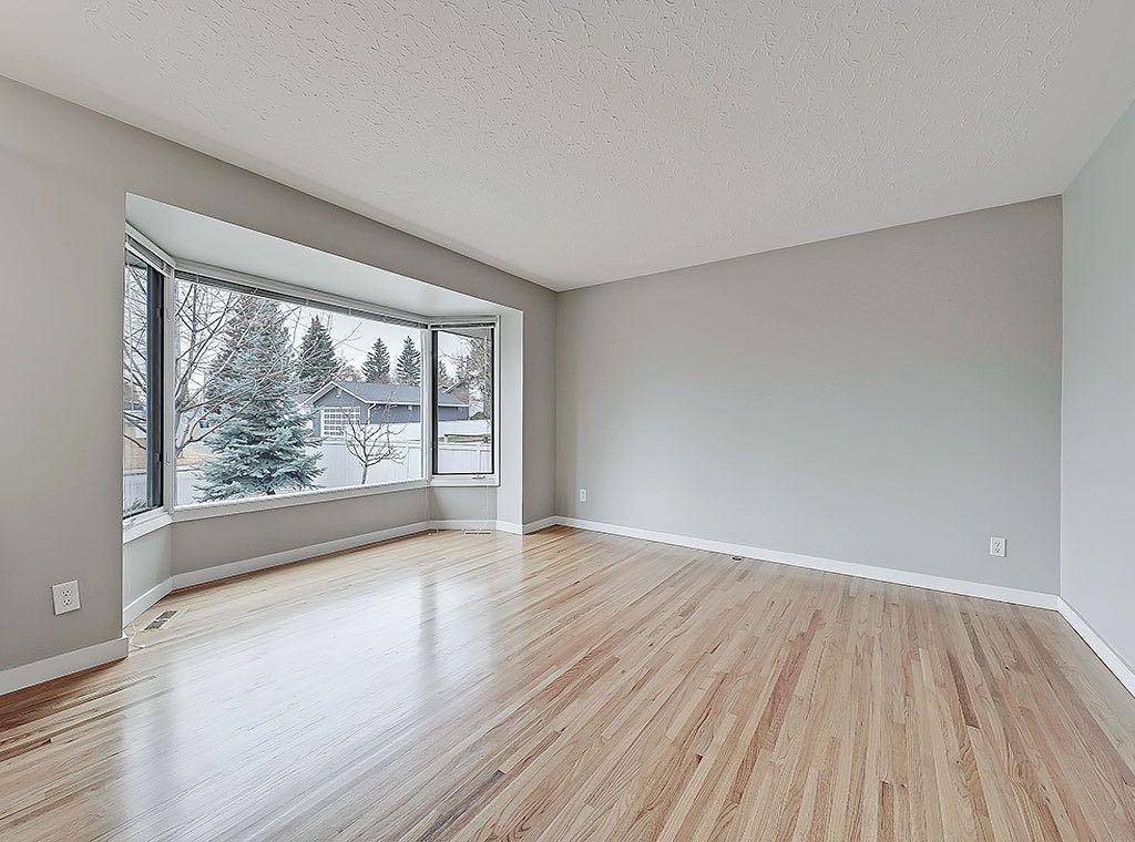 Calgary, AB T3E4L6,56 Glenpatrick DR SW