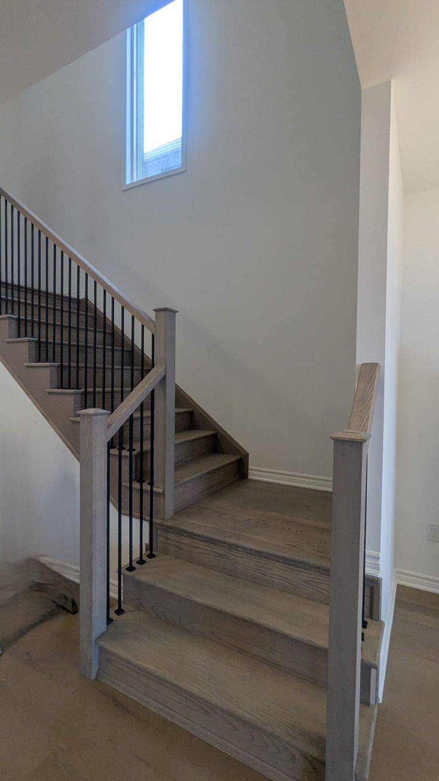 Kitchener, ON N2R 0V5,377 Sandymount ST