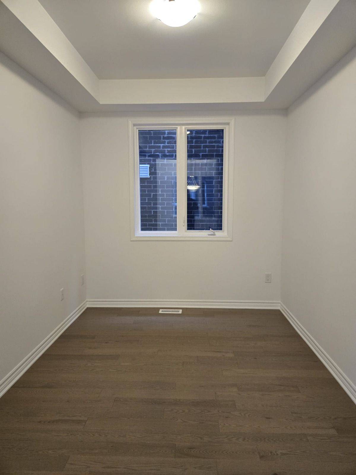 Kitchener, ON N2R 0V5,377 Sandymount ST