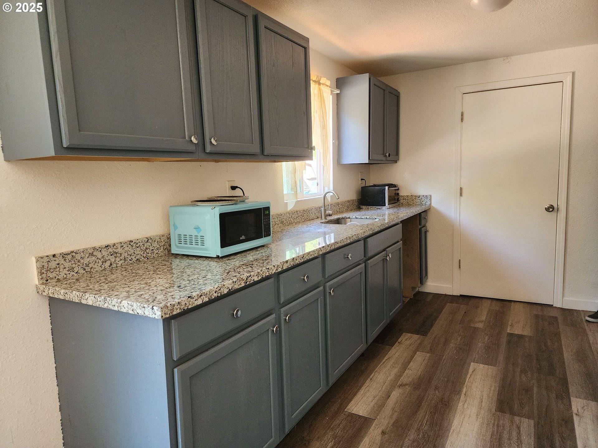 4061 NE HAWTHORNE AVE, Salem, OR 97301