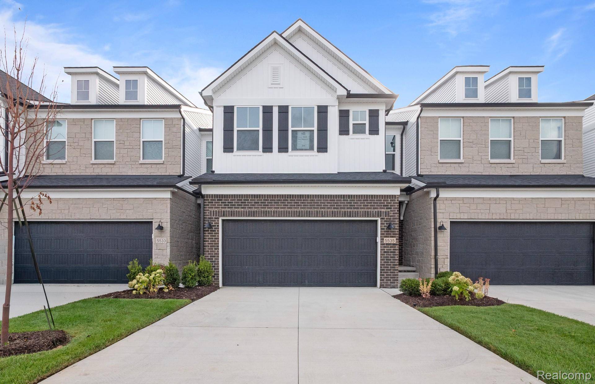 Ann Arbor, MI 48108,5582 East Spaniel DR