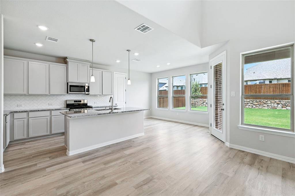 Van Alstyne, TX 75495,509 Hummingbird Lane