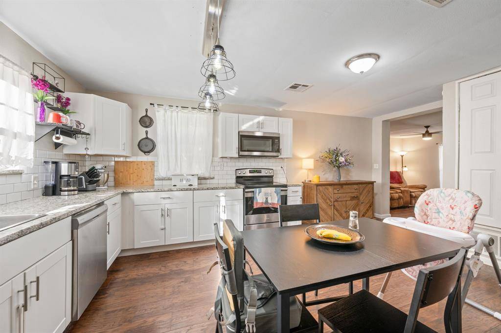 Paradise, TX 76073,528 Elm Street