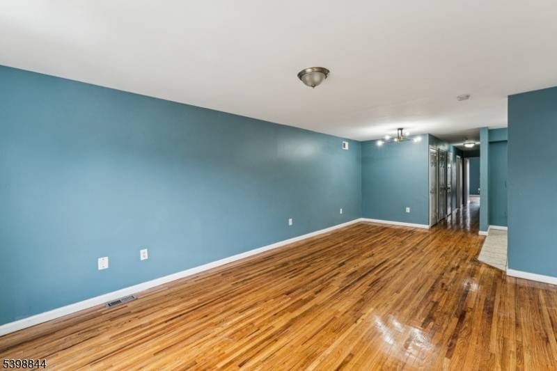 Newark City, NJ 07106,79 Norwood St