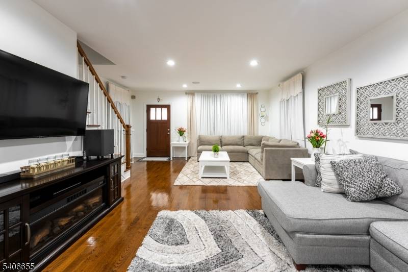 Clifton City, NJ 07013,144 Silleck St