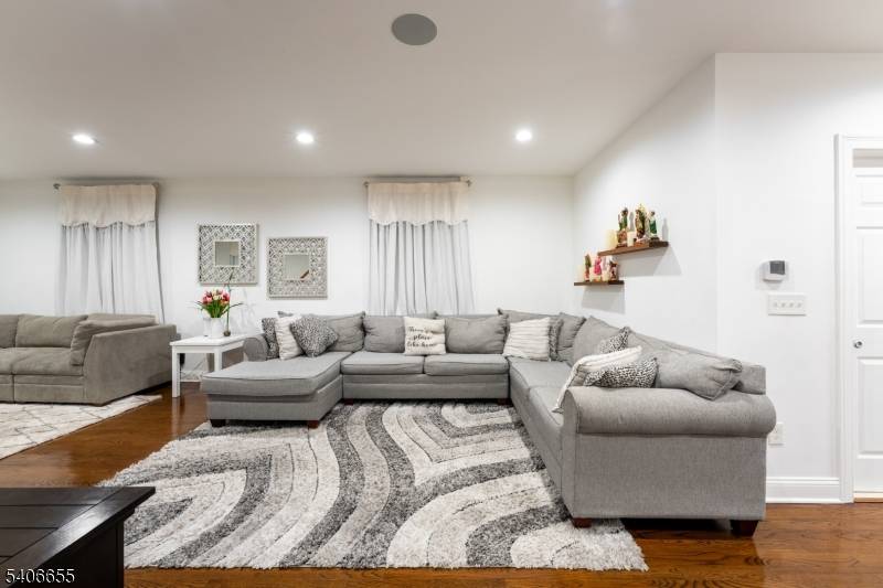 Clifton City, NJ 07013,144 Silleck St