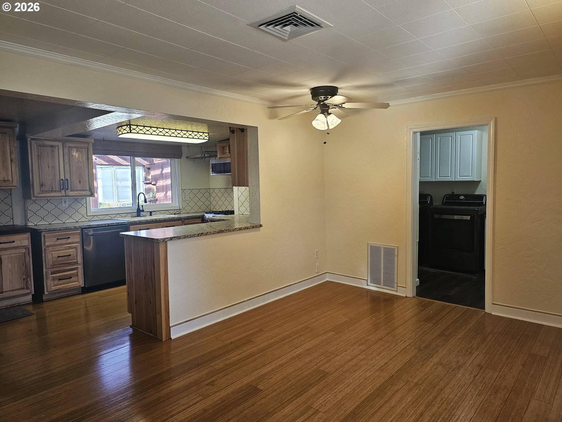 Brookings, OR 97415,237 WHARF ST