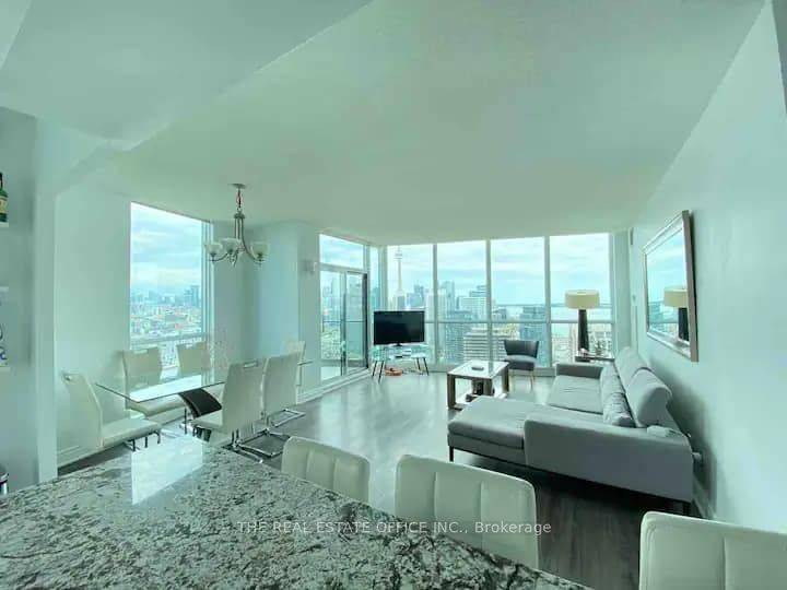 Toronto C01, ON M5V 1B1,219 Fort York BLVD #3802