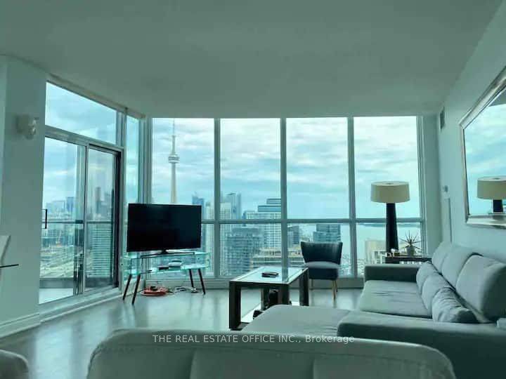 Toronto C01, ON M5V 1B1,219 Fort York BLVD #3802