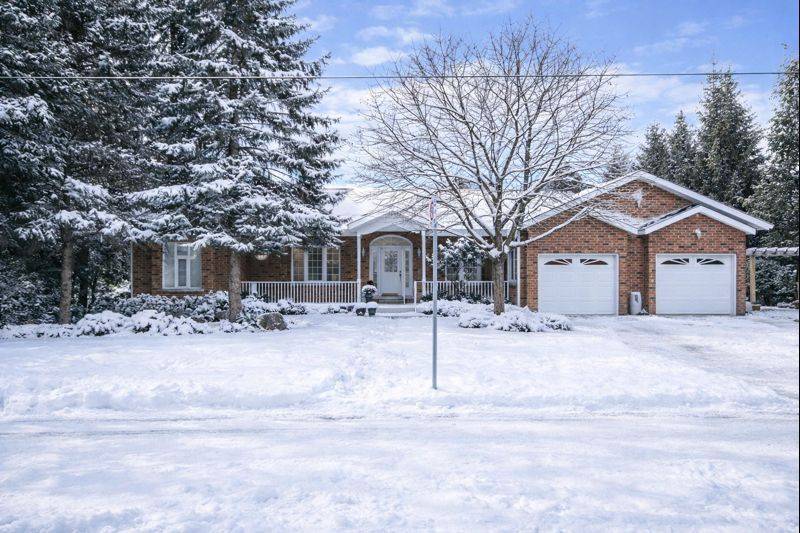 Blue Mountains, ON N0H 1J0,180 Russell ST E