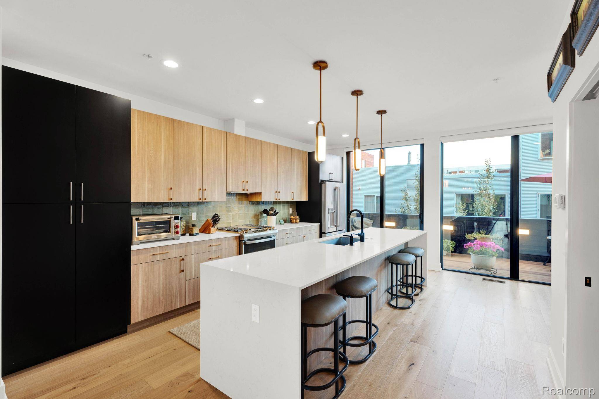 246 Edmund PL, Detroit, MI 48201