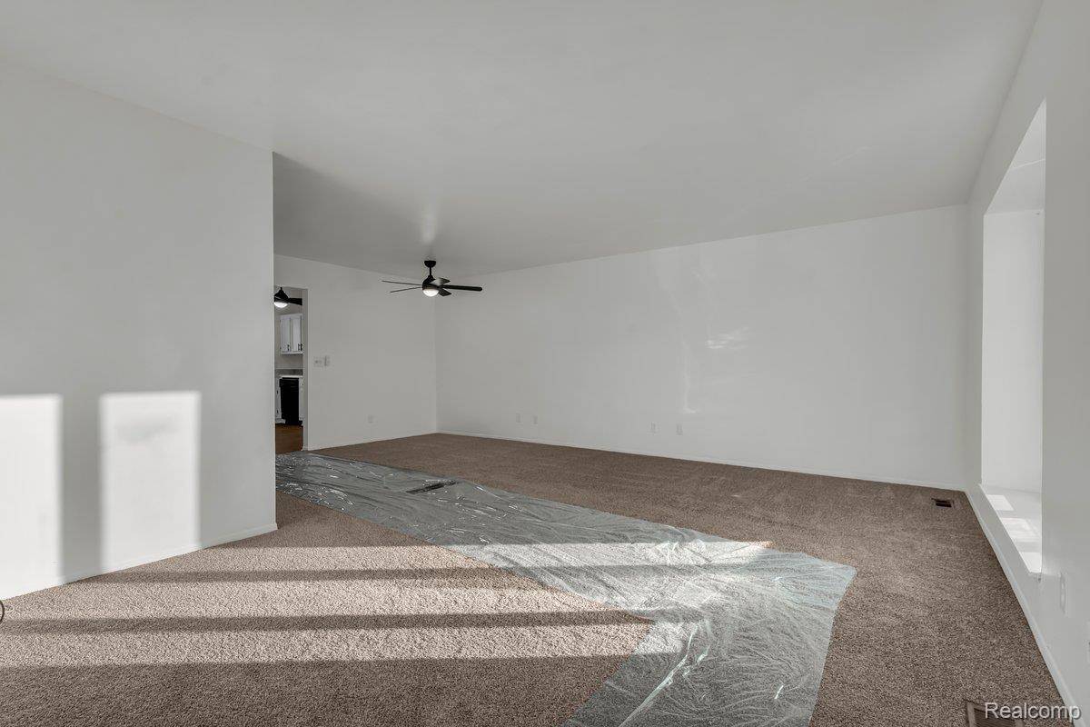 Warren, MI 48088,29454 Scarborough DR