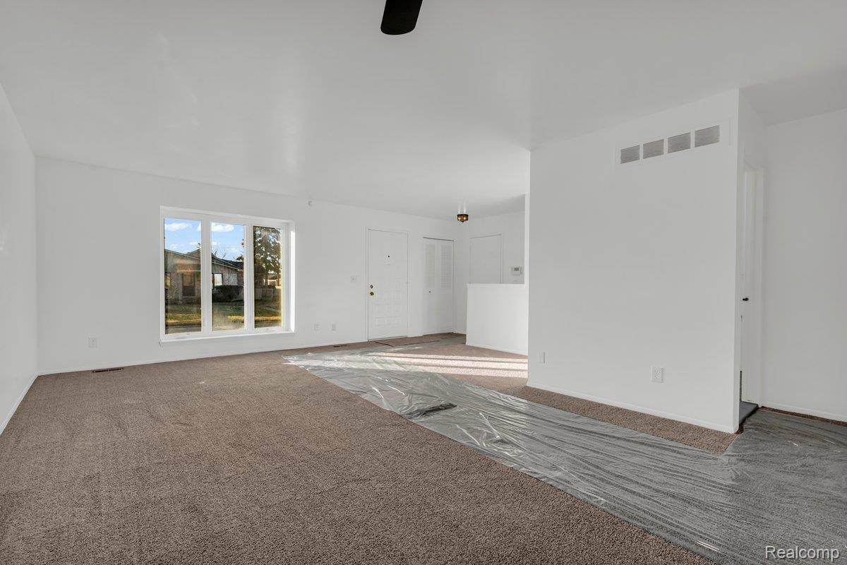 Warren, MI 48088,29454 Scarborough DR