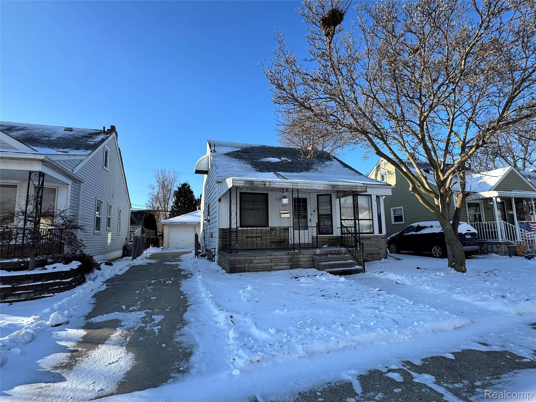 Lincoln Park, MI 48146,437 Mayflower AVE