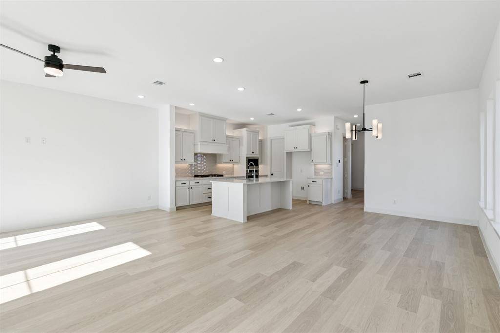 Allen, TX 75013,1042 Featherglass Lane