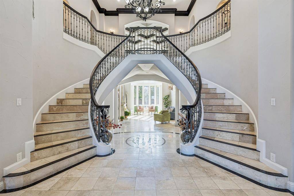 Southlake, TX 76092,351 S White Chapel Boulevard