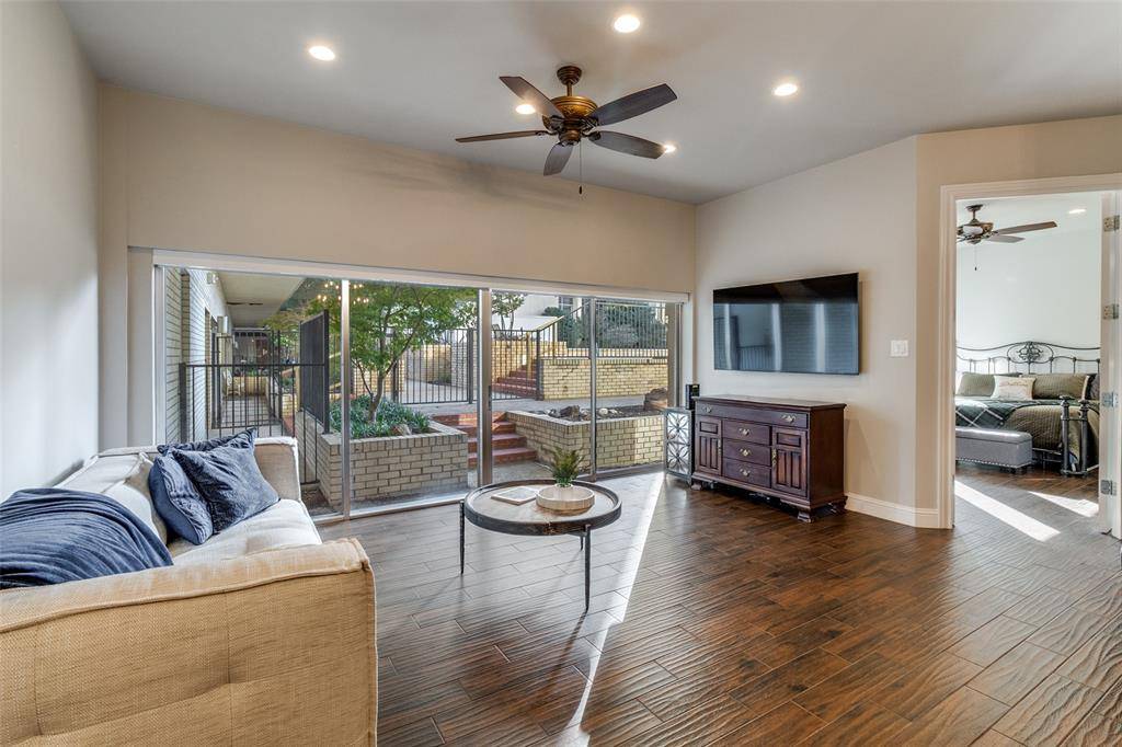 Dallas, TX 75225,6211 W Northwest Highway #G115