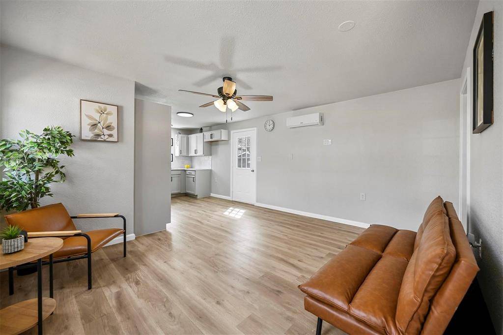 Alvarado, TX 76009,88 Live Oak Street