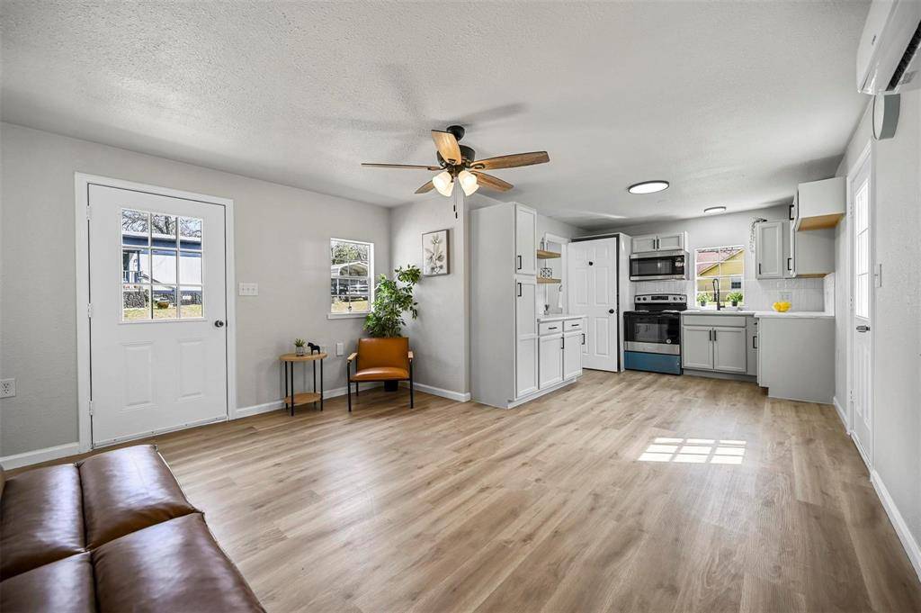 Alvarado, TX 76009,88 Live Oak Street