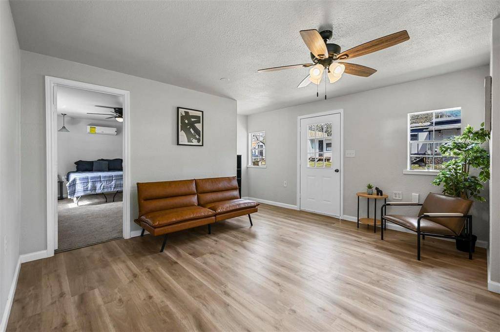 Alvarado, TX 76009,88 Live Oak Street