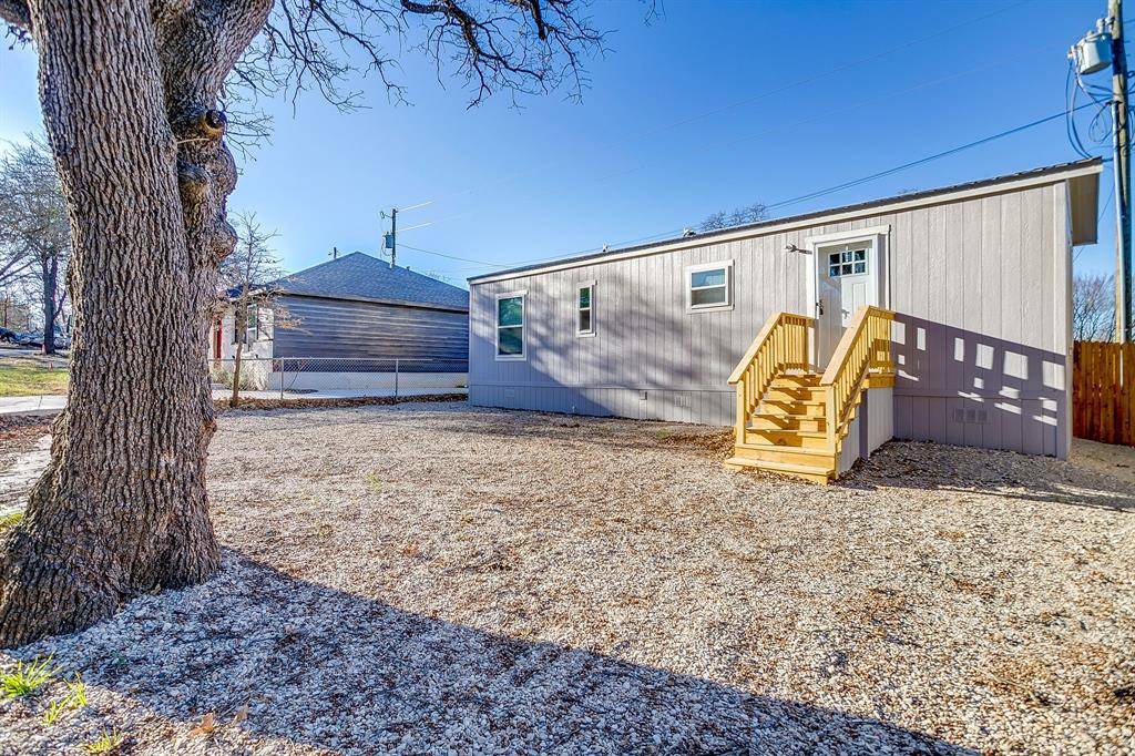 Alvarado, TX 76009,104 Red Oak Street